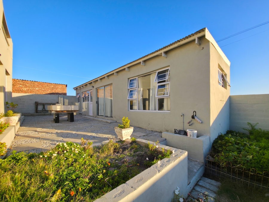 5 Bedroom Property for Sale in Hawston Western Cape